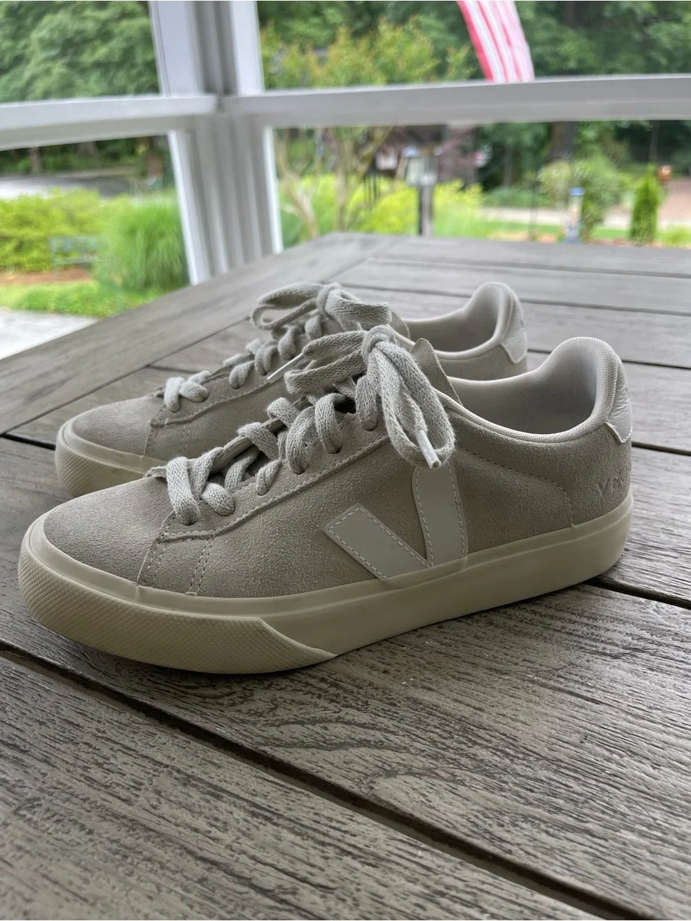 Veja Suede Low-Top Sneakers in Light Gray and Off-White Leather Womens Size 5